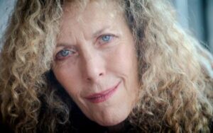 El jardín de los cerezos de Chéjov, dirigido por Juan Carlos Pérez de la Fuente, en la versión de Ignacio García May. El elenco de este montaje está compuesto por 13 actores (por orden alfabético): Juanma Cifuentes, Carmen Conesa, Helena Ezquerro, Chema León, Manuel Maciá, Borja Maestre, Cristina Marcos, Markos Marín, Noelia Marló, Chema de Miguel, José Gonçalo Pais, Marta Poveda y Jesús Torres. Una producción del teatro Fernán Gómez. Centro Cultural de la Villa en colaboración con Octubre Producciones fotografia Bernardo Pérez