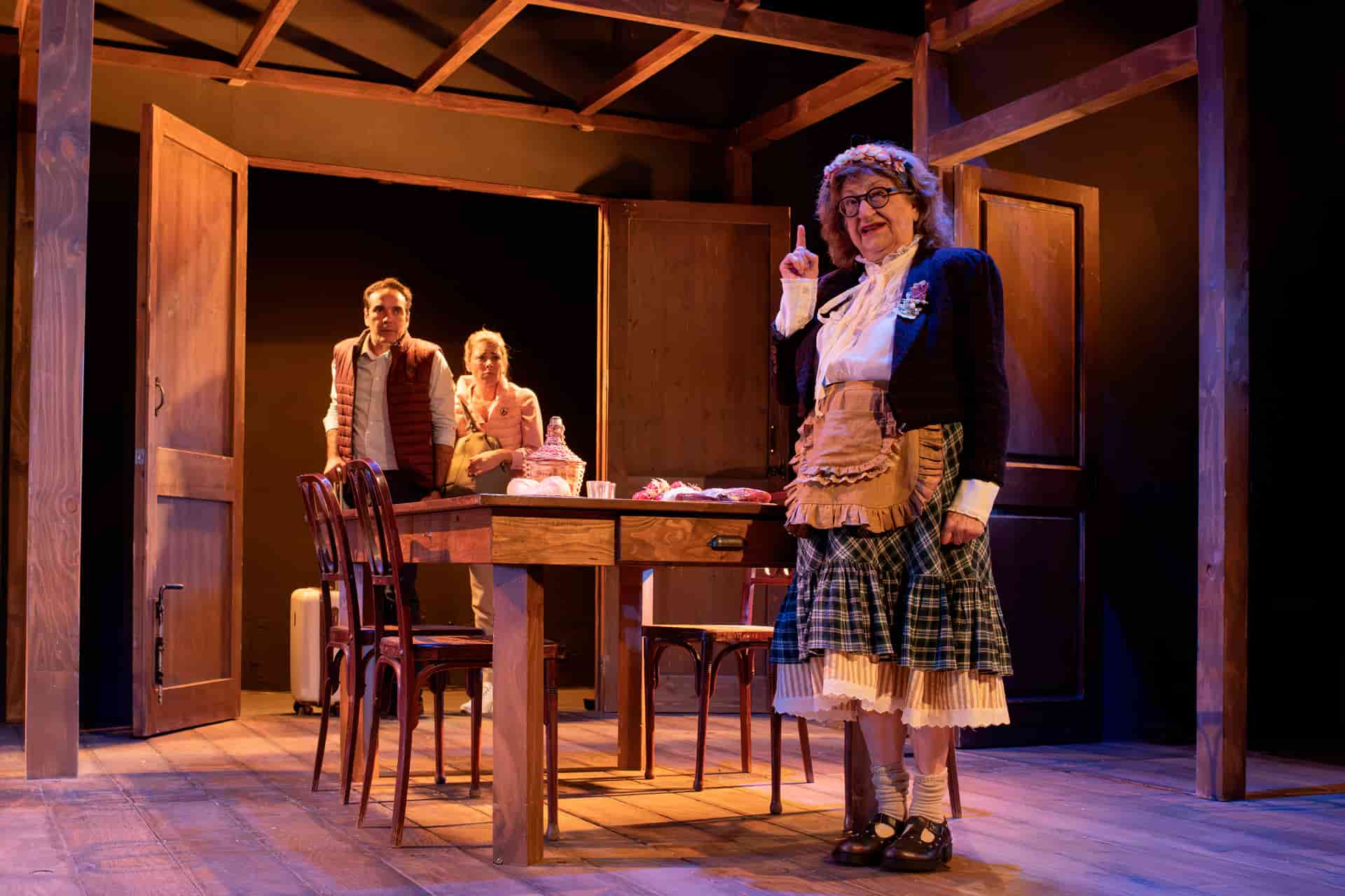 turismo rural teatro príncipe Texto: Jordi Galcerán Dirección: Sergi Belbel Reparto: Mamen García, Valeria Ros, Carlos Chamarro, Paco Déniz y Lucas Miramón
